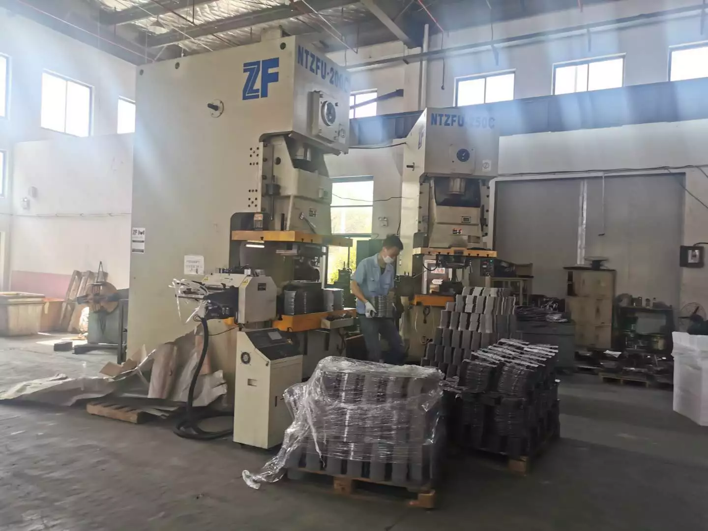 One Stop Service Punching Sheet Metal Fabrication Processing Parts(图4)