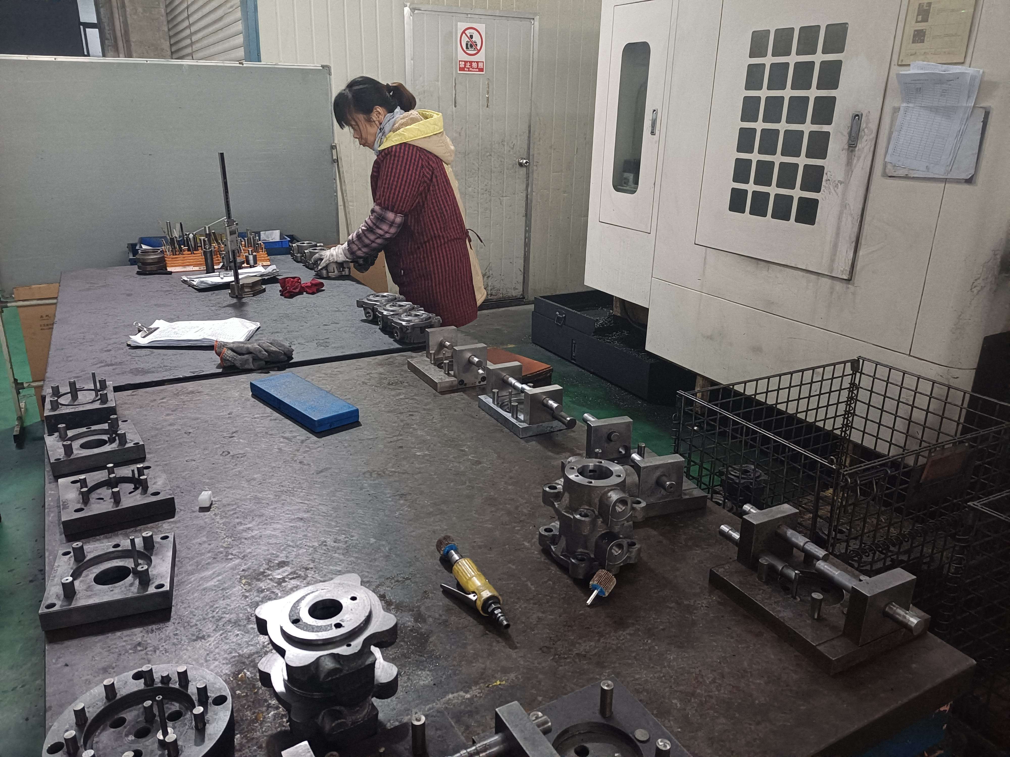 One Stop Service Machining Iron Casting Chassis Support(图17)