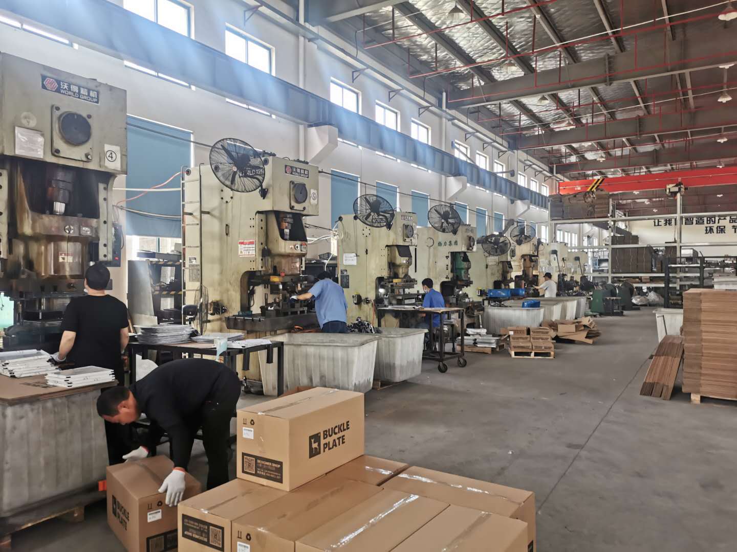 China Factory Custom Sheet Metal Fabrication Bending Stamping(图4)
